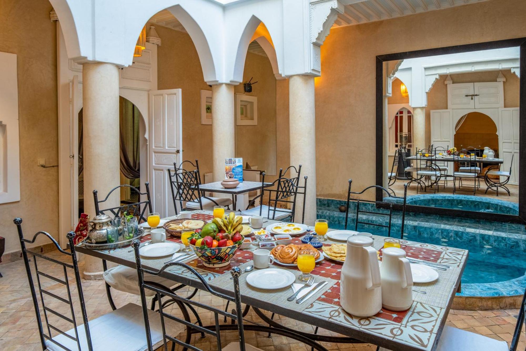 Riad Awinati Location Privatisee ,Piscine Chauffee , Beau Rooftop มาร์ราเกช ภายนอก รูปภาพ