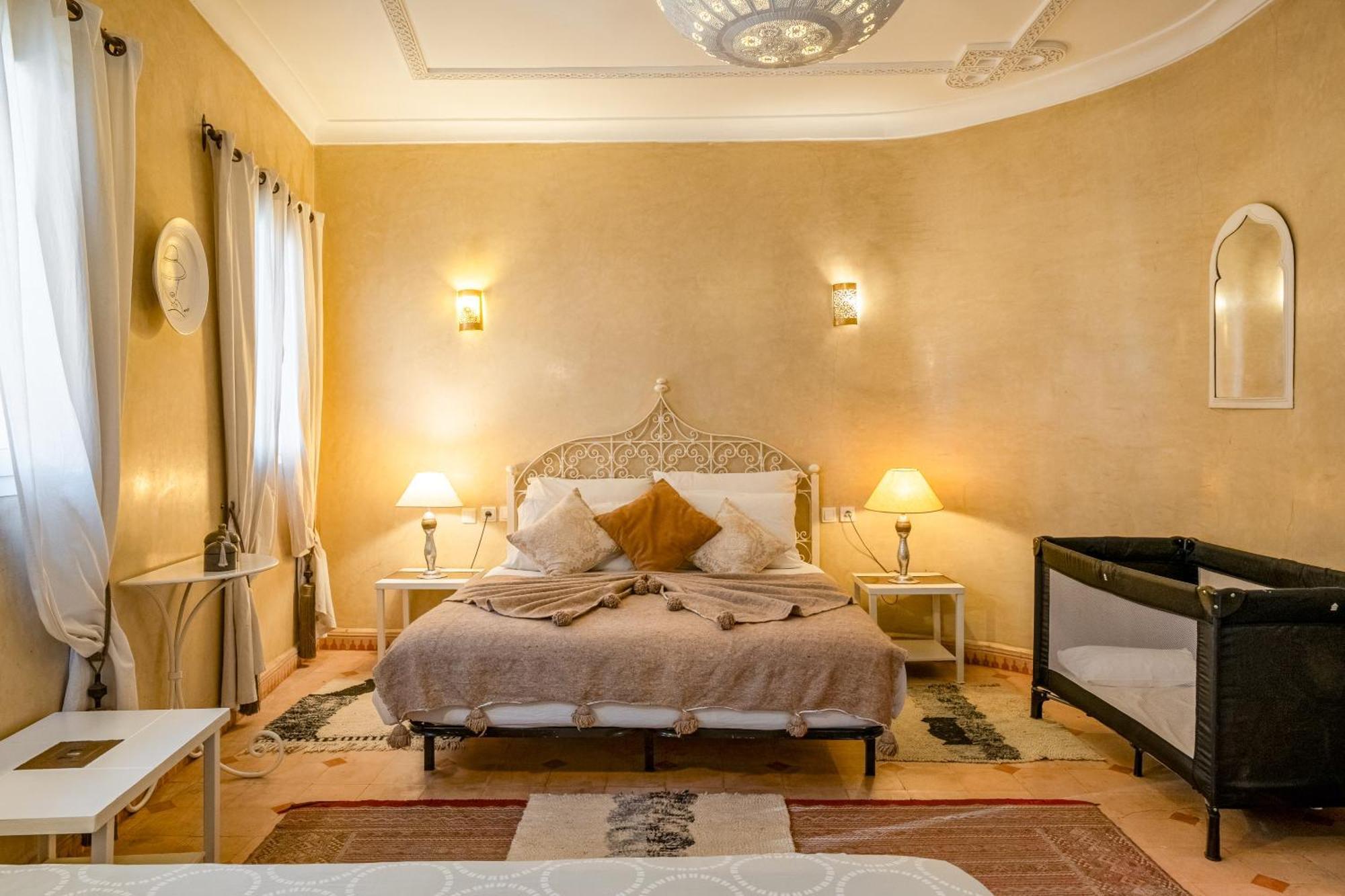 Riad Awinati Location Privatisee ,Piscine Chauffee , Beau Rooftop มาร์ราเกช ภายนอก รูปภาพ